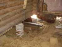 Провал под жилым домом в Ворсме засыпали песком.