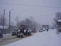 Апрельский снегопад создал проблемы дорожникам