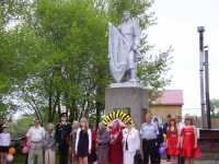 У памятника воинской славы в Большой Тарке в День Победы.